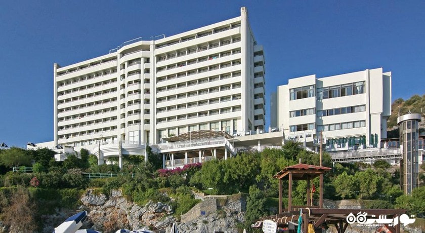 نمای کلی هتل کرومار